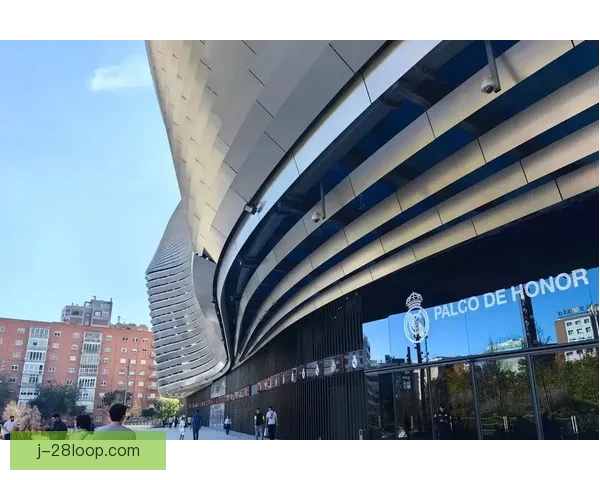 皇马伯纳乌宣布世界杯期间全天开放球场周边步行街吸引球迷体验